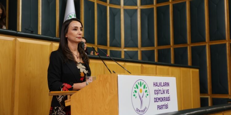 Tülay Hatimoğulları: Barış Demokratik Cumhuriyet’in inşasını sağlar