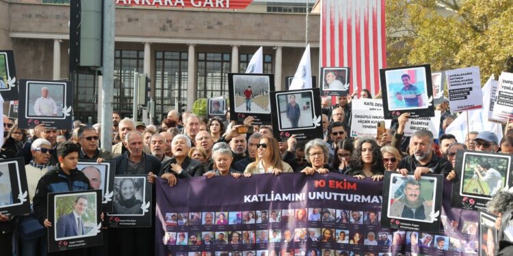 104 kişi katledildiği yerde anıldı: 10 yıl önceki barış şiarı hala etkilidir