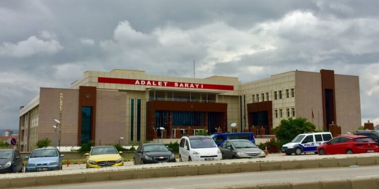 Delal Gencer’in davası ertelendi