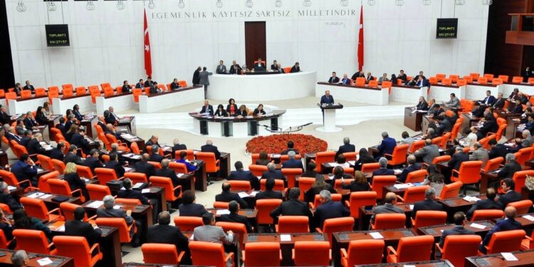 Sermayenin sığınağı AKP: 3 trilyon 597 milyar TL vergiden vazgeçildi