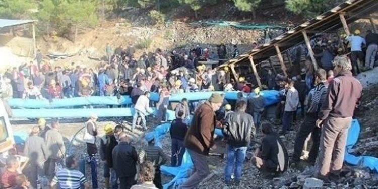 DEM Parti, 11 yıl önce su baskınında yaşamını yitiren 18 işçiyi andı