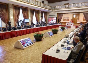 Komisyon üyeleri İrlanda’ya gidiyor