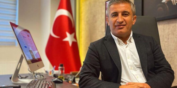 CHP’li Enginyurt, hakkında taciz iddiaları olan Tekinoğlu’nu danışmanı yaptı