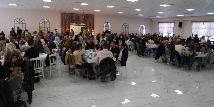 Dünya Öğretmenler Günü’nde ihraçların iadesi talebi