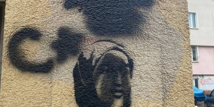 Eskişehir’de Rojin Kabaiş yazılamasına ırkçı saldırı