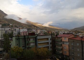 ‘Halk DAİŞ zihniyetli örgütlenmelere alan açmamalı’