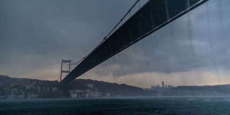 İBB, İstanbul’u sağanak yağmur için uyardı