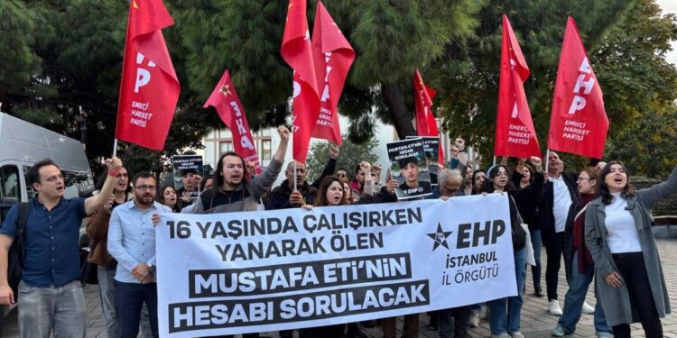 Yanarak hayatını kaybeden Mustafa Eti için eylem