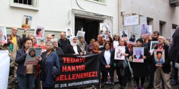 Hasta tutsaklar için üç kentte eylem