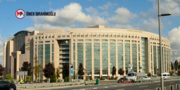 ‘Satılıktır’ afişi örgütsel pankart sayılıp tutuklandı