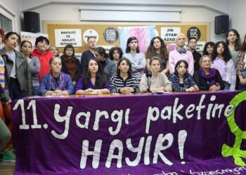 ‘Çıplak aramaya sessiz kalmayacağız’