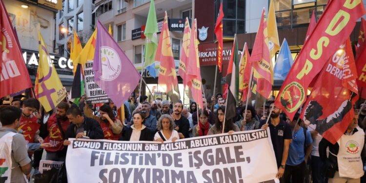 İzmir’den seslendiler: Filistin halkı yalnız değildir