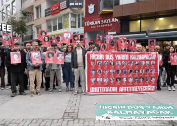 İzmir’de Pirsûs anması