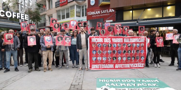 İzmir’de Pirsûs anması
