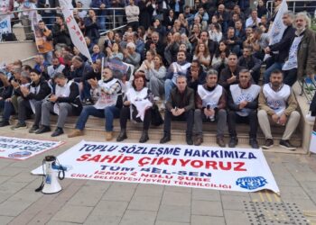 Çiğli Belediyesi’nde memurlar iş bıraktı