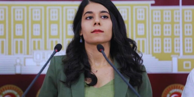 DEM Parti Çocuk Komisyonu: Çocuk adalet sistemi sil baştan düzenlenmelidir