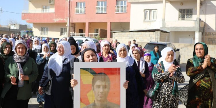Buluş ve Bumin’in taziyelerine kitlesel ziyaret