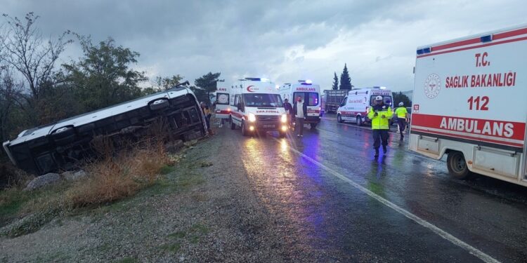 Denizli ve Hatay’da trafik kazası