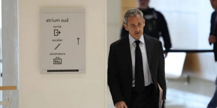 Fransa eski cumhurbaşkanı tutuklandı