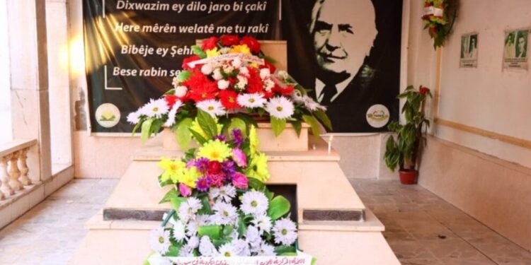 Cegerxwîn mezarı başında anıldı
