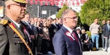 Van Valiliği, 29 Ekim’i şarkıları yasaklanan Grup Yorum’un marşıyla kutladı