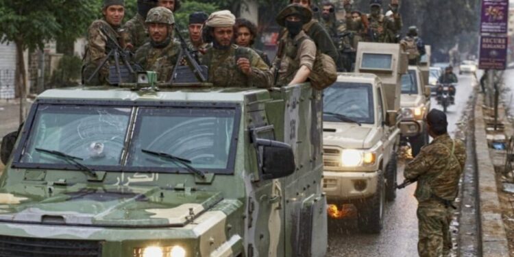 Şam’da silahlı grup yurttaşlara saldırdı