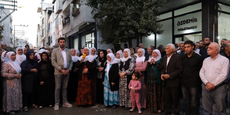 Aydın Özdemir’in taziyesine kitlesel ziyaret