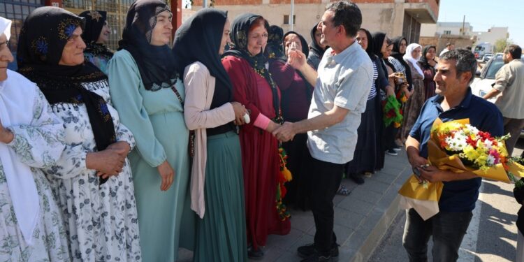 30 yıl sonra tahliye olan Erden’e kitlesel ziyaret