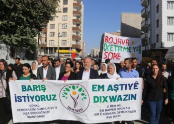 Pirsûs’ta yürüyüş: Halkın onurlu direnişi barış yolunu açtı