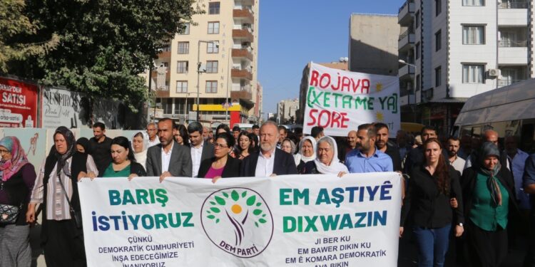 Pirsûs’ta yürüyüş: Halkın onurlu direnişi barış yolunu açtı