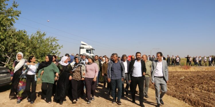 Kutlu ve Akbalık taziyesine kitlesel ziyaret