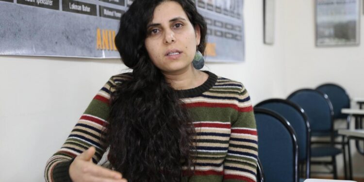 Gazeteci Reyhan Hacıoğlu’nun duruşması ertelendi