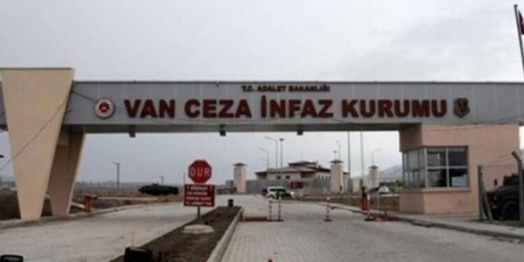 Wan’da bir çocuk tutuklandı
