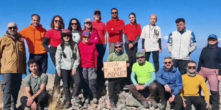 Wan’da dağcılar Rojin Kabaiş için tırmandı