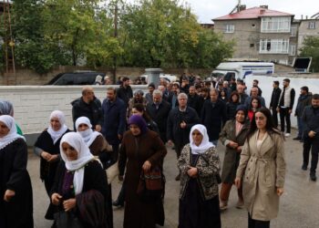 Wan’da taziyelere kitlesel ziyaret