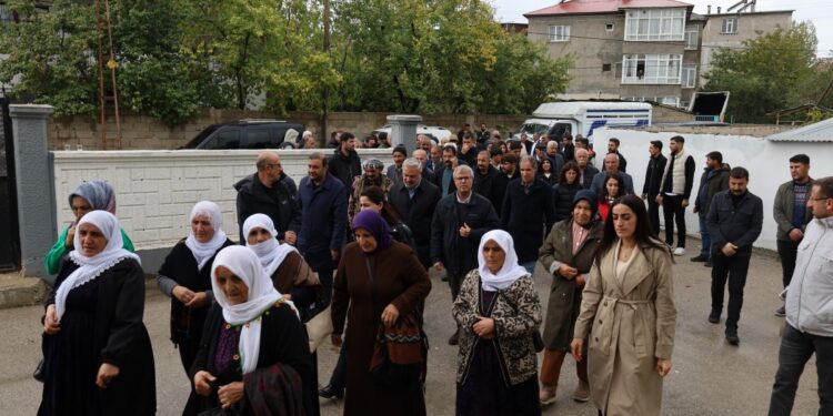 Wan’da taziyelere kitlesel ziyaret