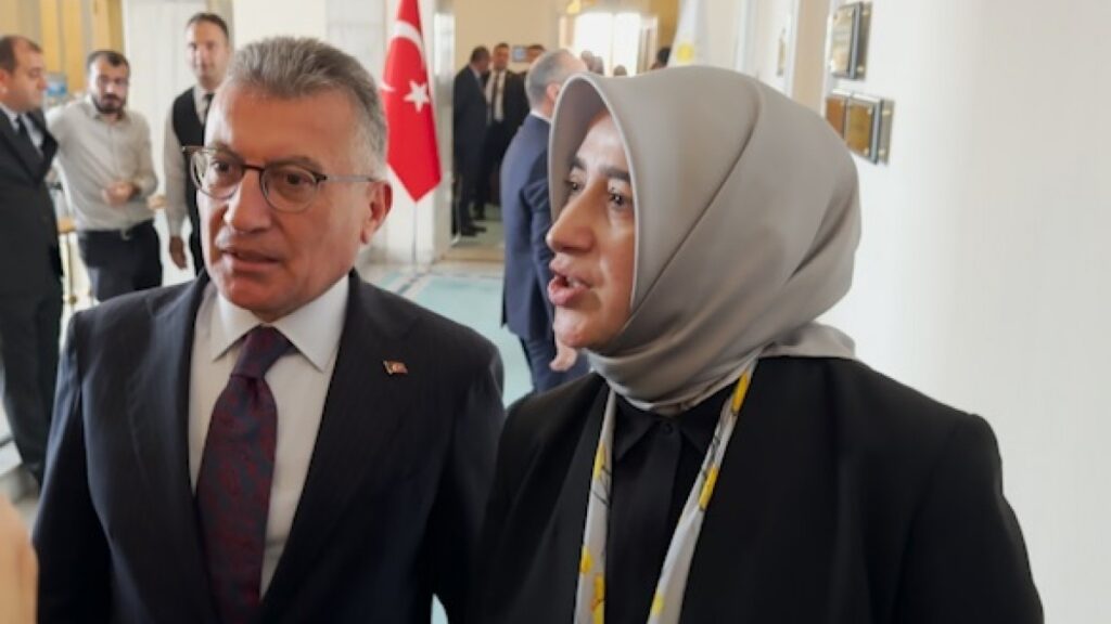 AKP'den DEM Parti'ye nezaket ziyareti
