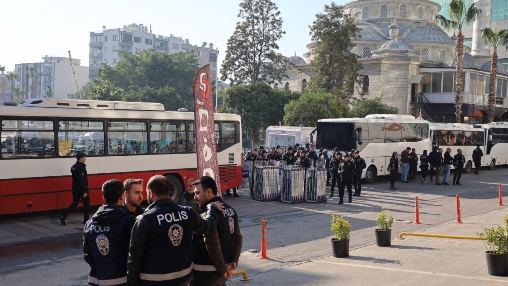 Akdeniz eşbaşkanlarının yarın görülecek duruşmasına çağrı