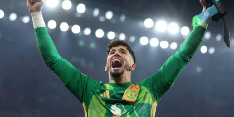 Altay Bayındır Tek Hareketiyle İngiltere’nin Kralı Oldu! Bütün Ülke Bunu Konuşuyor, Taraftarlar Bağrına Bastı