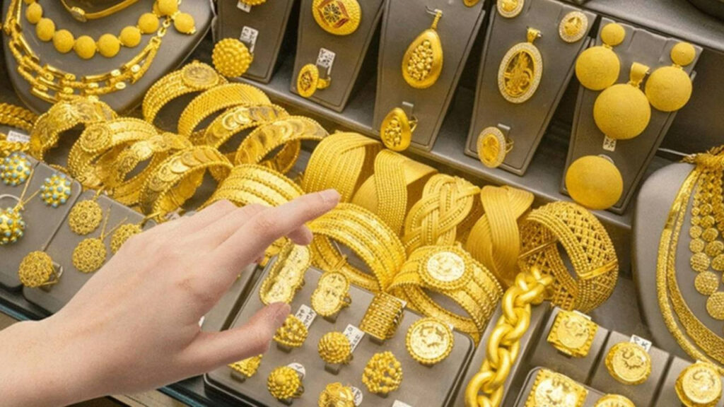 Altın Durduğu Yerde Durmuyor! Fiyatlar Uçtu, Kapalıçarşı'da Kritik Eşiği Aştı