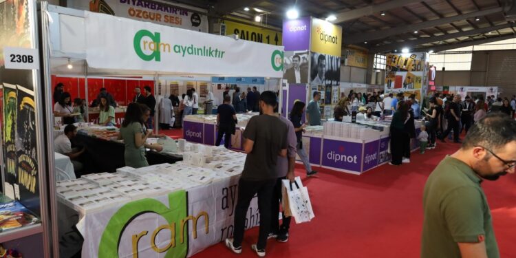 Amed Kitap Fuarı son buldu