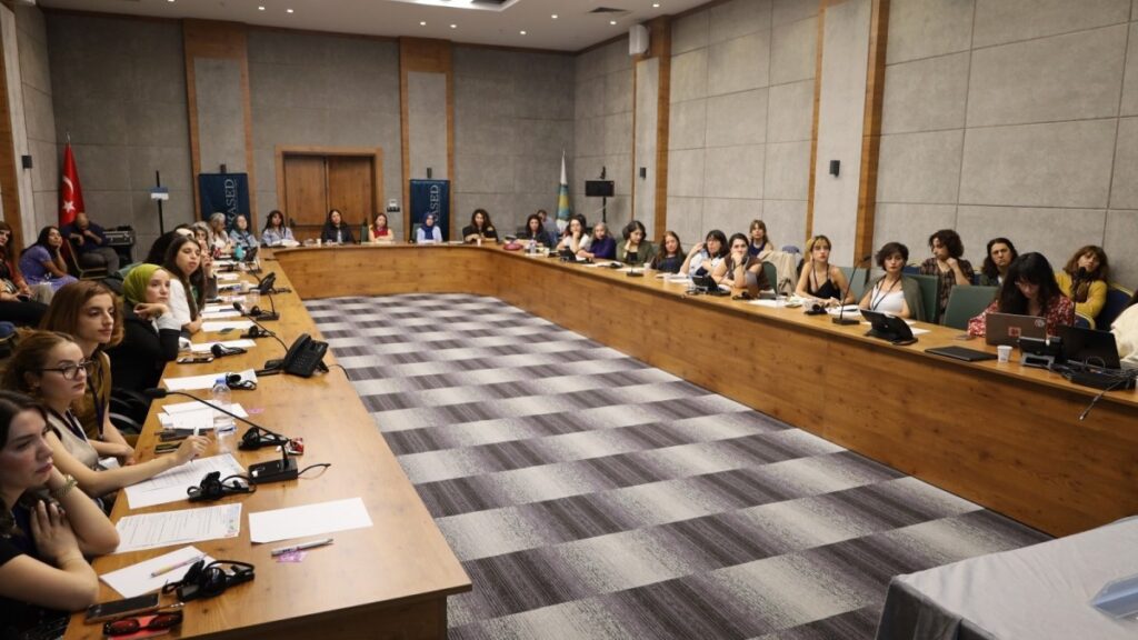 Amed’de ‘Görsel sanatlar kadın çalıştayı’ düzenlendi