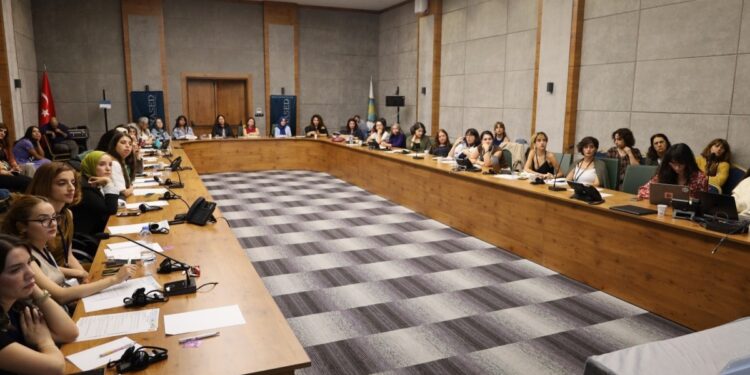 Amed’de ‘Görsel sanatlar kadın çalıştayı’ düzenlendi