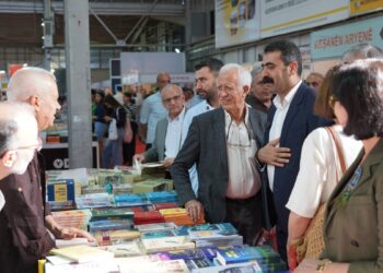 Amed'te 9'uncu kitap fuarı başladı: 31’i Kürtçe 200 yayınevi okurları bekliyor