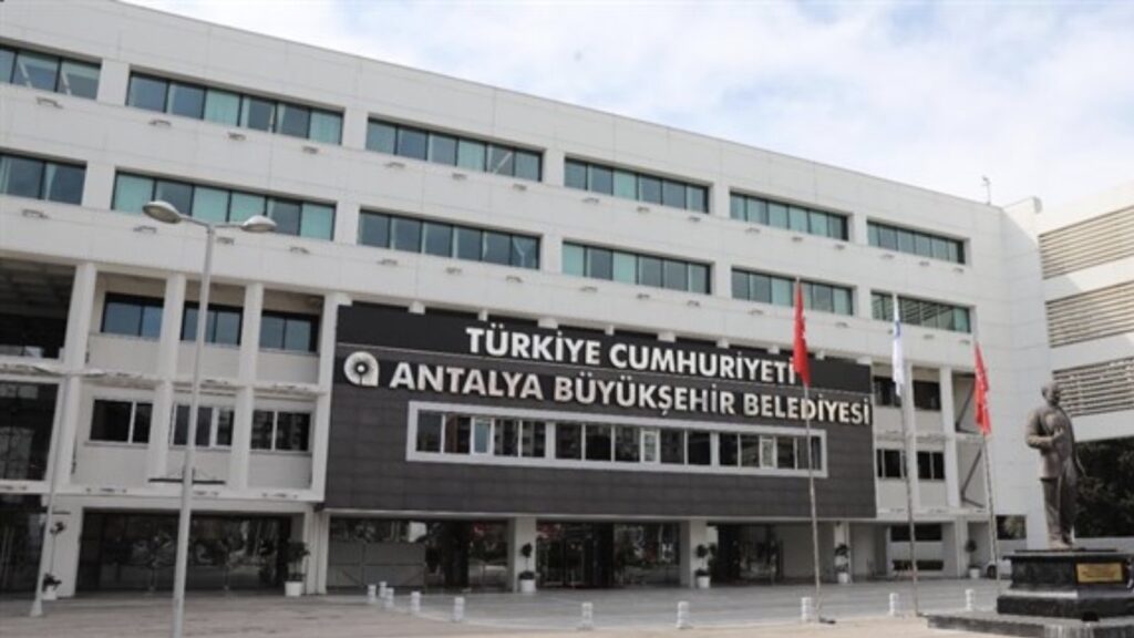 Antalya Büyükşehir ve Finike belediyelerine 3,7 milyon lira çevre cezası