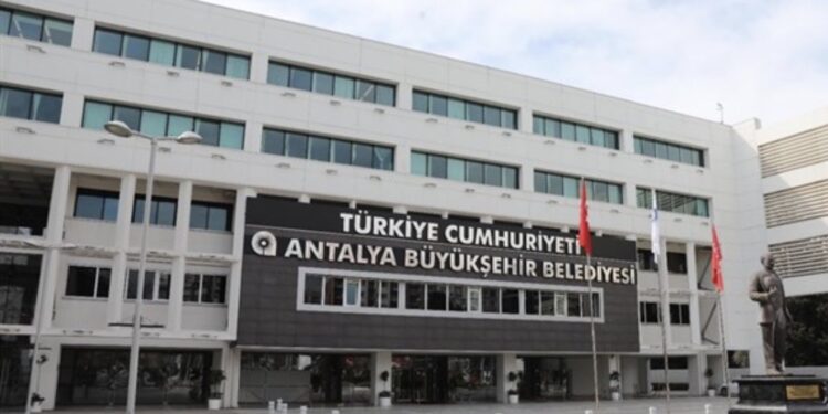 Antalya Büyükşehir ve Finike belediyelerine 3,7 milyon lira çevre cezası