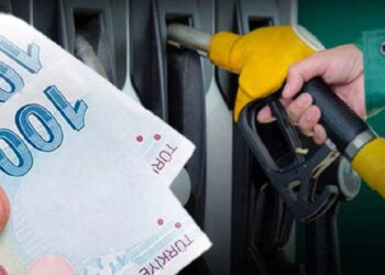 Araç Sahiplerine Kötü Haber! Akaryakıta Dev Zam! Gece Yarısı Pompalar Değişti