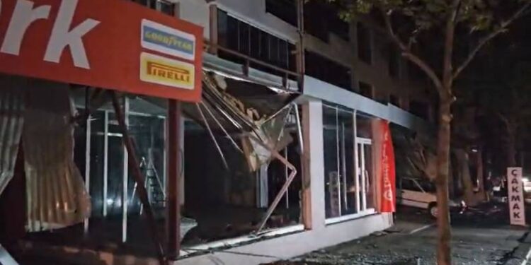BTK ve Bakanlık'tan 6,1'lik Sındırgı depremi ardından açıklama; operatörlerde kesinti var mı, iletişim sağlanabiliyor mu?