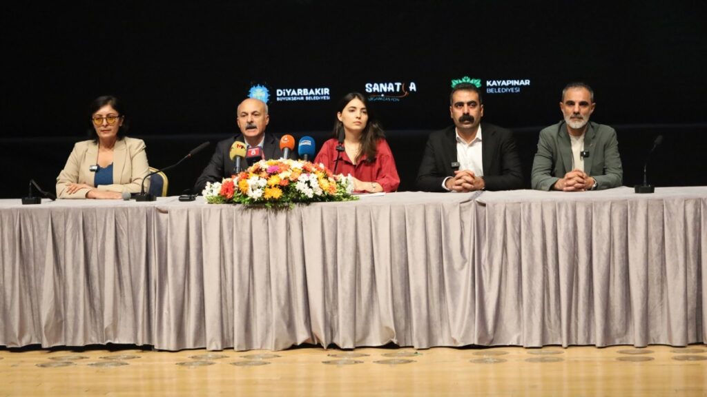 Belediyelerden Koma Amed konserine davet