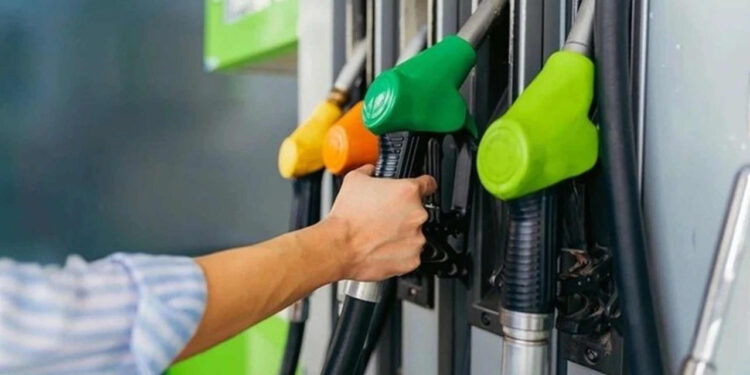 Benzine İndirim Yolda! Akaryakıt Fiyatlarında Son Durum: İşte Güncel Fiyatlar...